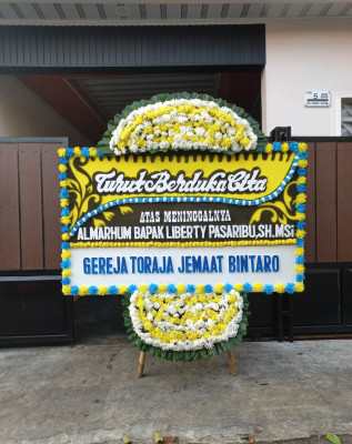 Papan Bunga Duka di Banyumurni